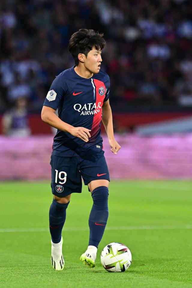 开云中国网站-赛前斯图加特调整名单以备意大利杯，主帅复盘环节打磨，悬念犹存，球探报告显示潜力的简单介绍